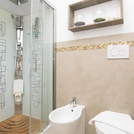 Rialto Glamour House *