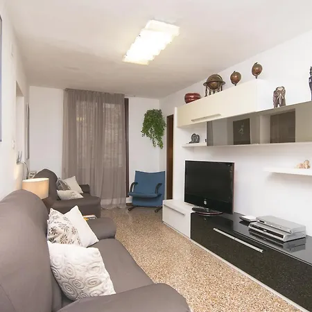 Rialto Glamour House
